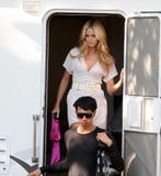 th_28170_Celebutopia-Heidi_Klum_filming_a_commercial_in_Los_Angeles-10_122_1140lo.jpg