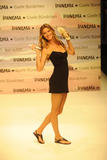 th_59838_celebrity_paradise.com_TheElder_GiseleBundchen2011_04_06_2011IpanemasandalcollectioninIstanbul11_122_158lo.jpg