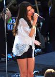 th_68368_celebrity_paradise.com_TheElder_SelenaGomez95_122_18lo.jpg