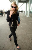 th_47505_Kate_Moss_leaving_her_North_London_home_07.jpg