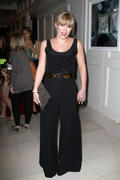 http://img44.imagevenue.com/loc340/th_845965766_Hilary_Duff_at_Kimberly_Snyder_Book_Launch_Party78_122_340lo.jpg