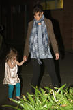th_57338_Preppie_-_Katie_Holmes_and_family_on_the_Dont_be_Afraid_of_the_Dark_set_in_Melbourne_-_August_14_2009_3346_122_494lo.JPG