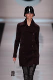 th_34974_md-lerage.com-fw04-rtw-paris-w-rabanne-004-jdykfprx_122_618lo.jpg