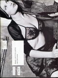 th_34366_1999-08-vsc-fallPreview99-vol1-no2-64-0-laetitiaCasta-h-afx_123_662lo.jpg