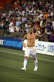 th_21602_David_Beckham_topless_in_HawaiiCU_210208_06_122_727lo.jpg