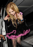 http://img44.imagevenue.com/loc757/th_36941_Avril_Lavigne_2009-03-17_-_at_Boujis_Nightclub_in_London_3114_122_757lo.jpg
