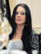 http://img44.imagevenue.com/loc226/th_16666_Lohan_Lindsay_spent_an_afternoon_shopping_with_friends_at_Switch_007_122_226lo.jpg
