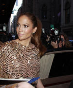 http://img44.imagevenue.com/loc591/th_26931_Jennifer_Lopez_arriving_at_the_Morning_Show_in_NYC8_122_591lo.jpg